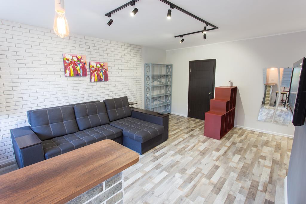 Loft Apartment Near Botanical Garden Kharkov Ngoại thất bức ảnh