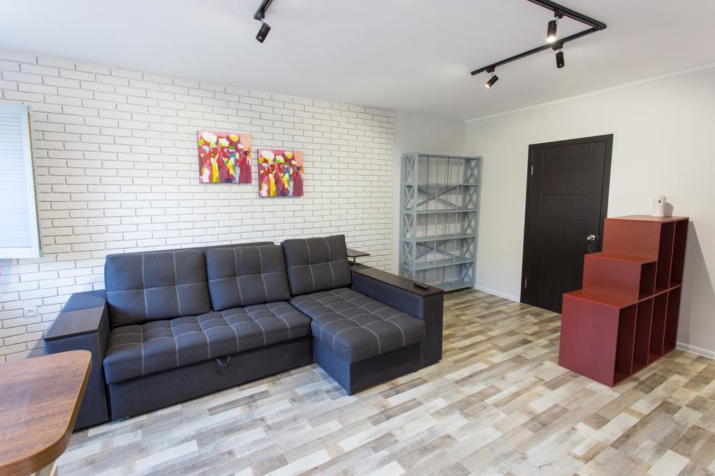 Loft Apartment Near Botanical Garden Kharkov Ngoại thất bức ảnh